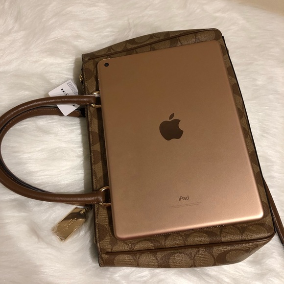 Coach - Picture 5 of 8